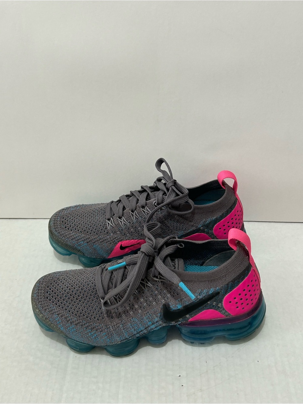 Nike Air VaporMax Flyknit 2 Grey
Pink Blue Womens Sz 5